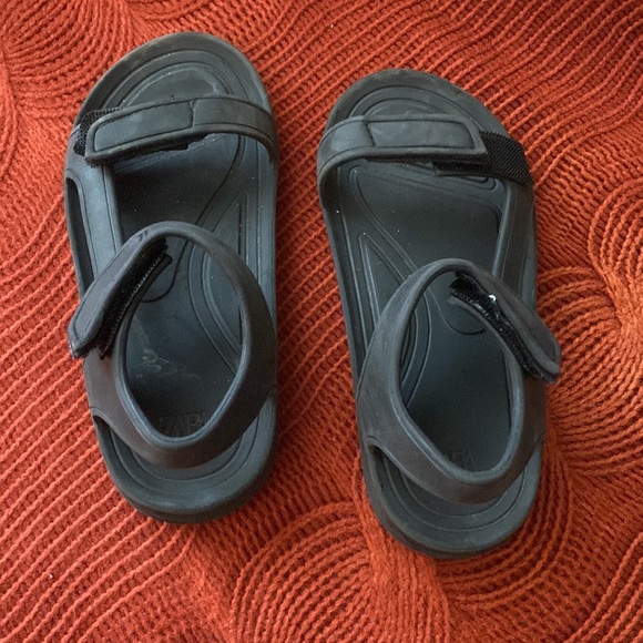 Boys sandals - Picture 2 of 3